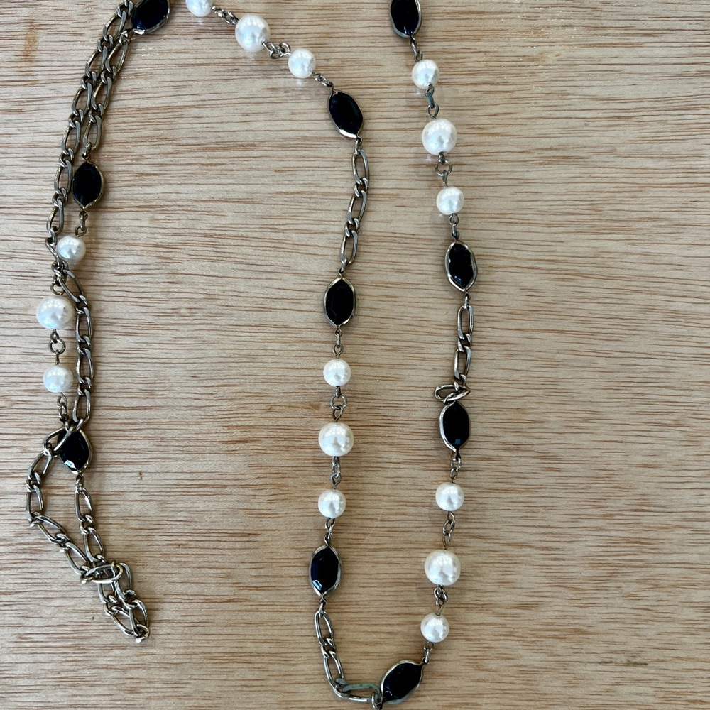 Vintage long necklace with simulated pearls and black beads